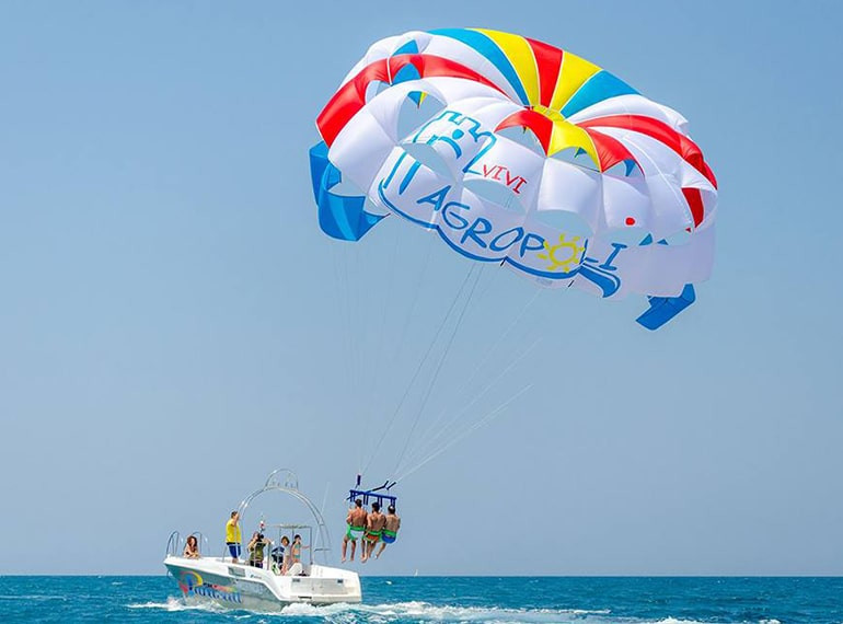 Zanzibar parasailling